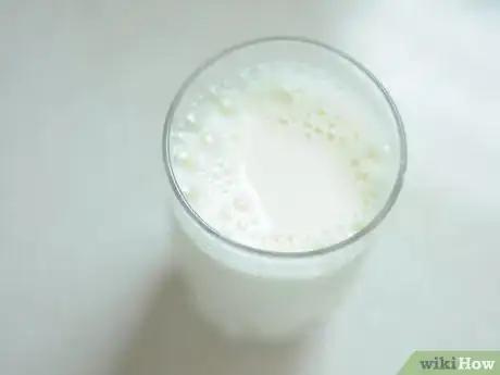 Immagine titolata Drink Milk for Better Health Step 1