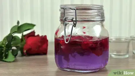 Immagine titolata Make Rose Petal Perfume Step 7