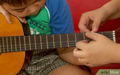 Immagine titolata Teach Kids to Play Guitar Step 7