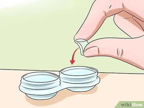 Immagine titolata Remove Contact Lenses Step 12