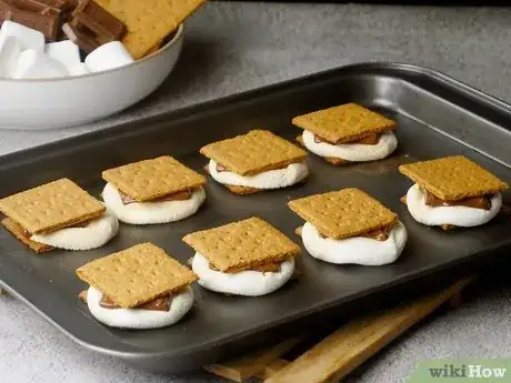 Immagine titolata Make Smores in the Oven Step 7