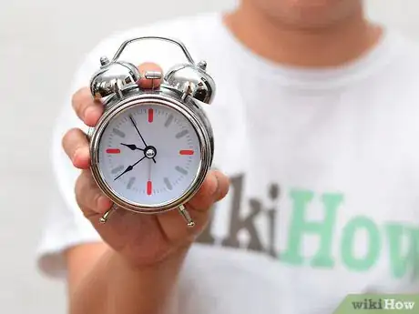 Immagine titolata Be Smart Without Being Nerdy Step 3