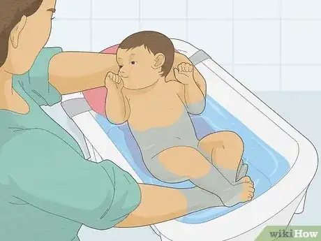 Immagine titolata Bathe an Infant Step 5