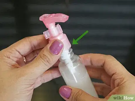 Immagine titolata Make Scented Hand Sanitizer Step 14