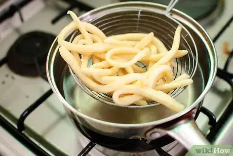 Immagine titolata Make Egg Noodles Step 9