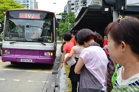 Immagine titolata Ride a Public Transportation Bus Step 8