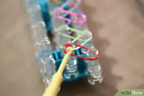 Immagine titolata Make a Rainbow Loom Bracelet Step 6