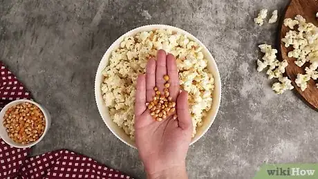 Immagine titolata Make Microwave Popcorn Step 15