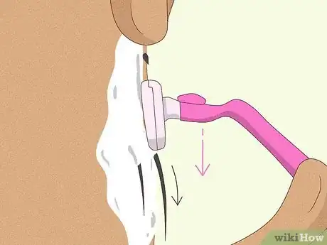 Immagine titolata Shave Your Bikini Area with Coconut Oil Step 9