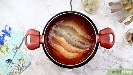 Immagine titolata Cook Shrimp Without Them Shrinking Step 7