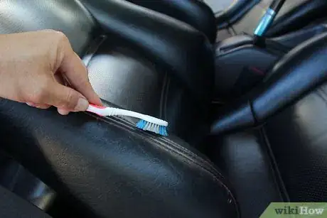 Immagine titolata Clean Car Upholstery Step 27