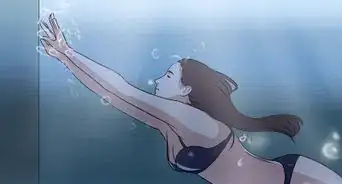 Stare Sott'Acqua in una Piscina