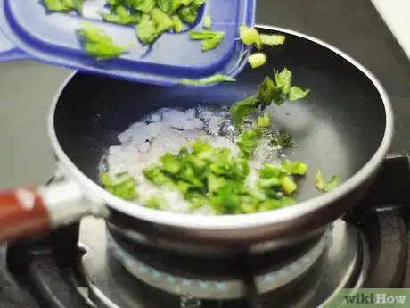 Immagine titolata Make Celery Soup Step 3