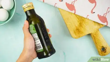 Immagine titolata Create an Egg and Olive Oil Hair Mask Step 15