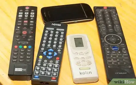 Immagine titolata Check if a Remote Control is Transmitting an Infrared Signal Step 1