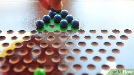 Immagine titolata Play Chinese Checkers Step 11