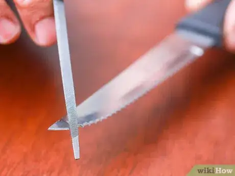 Immagine titolata Sharpen Serrated Knives Step 5