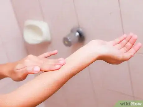 Immagine titolata Do a Full Body Scrub Step 8