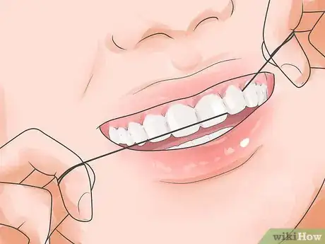 Immagine titolata Use Mouthwash Properly Step 12