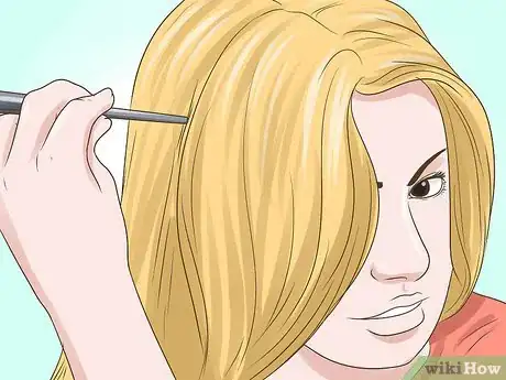 Immagine titolata Lowlight Hair Yourself Step 10