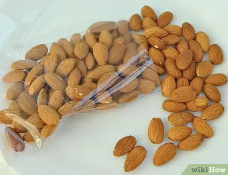 Immagine titolata Activate Almonds Step 1