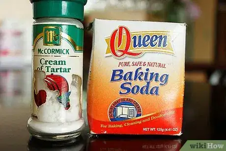 Immagine titolata Make a paste of tartar and baking soda Step 1