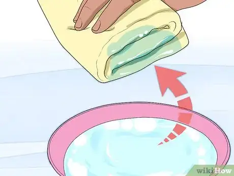 Immagine titolata Clean a Fitbit Band Step 12