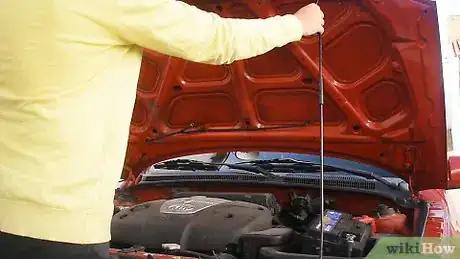 Immagine titolata Check Brake Fluid Step 1