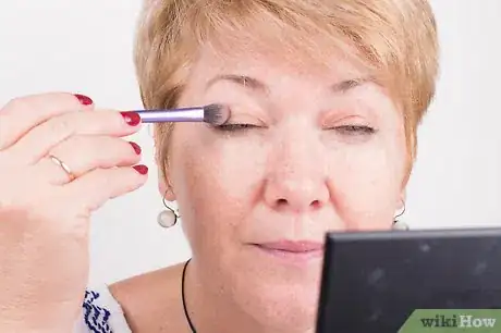 Immagine titolata Apply Eye Makeup (for Women Over 50) Step 12