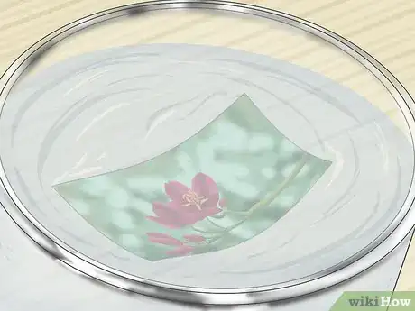Immagine titolata Transfer an Image Onto Glass Step 5