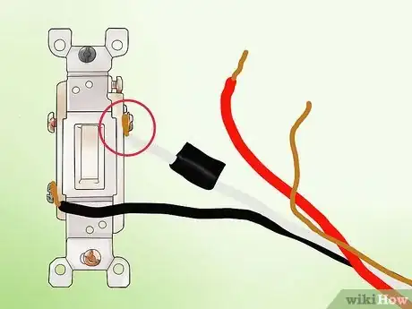 Immagine titolata Wire a 3 Way Switch Step 7