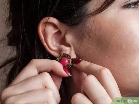 Immagine titolata Avoid Looking Inappropriate for the Office (for Women) Step 21