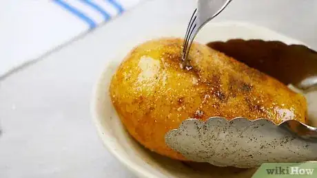 Immagine titolata Make a Baked Potato Skin Crispy Step 4