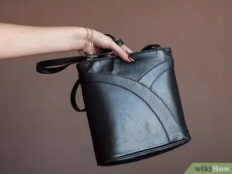 Immagine titolata Avoid Looking Inappropriate for the Office (for Women) Step 26