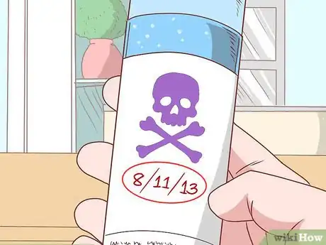 Immagine titolata Keep Your Makeup from Going Bad Step 1