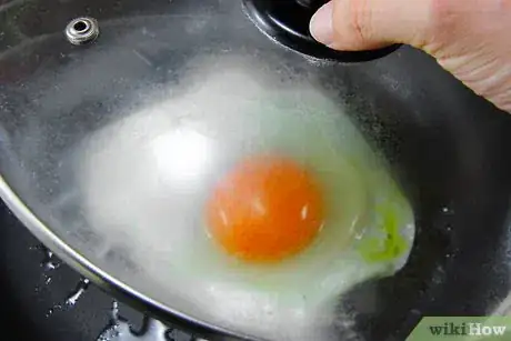 Immagine titolata Baste an Egg Step 10