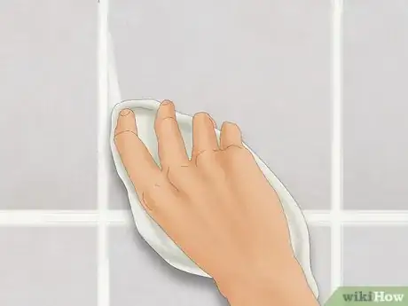 Immagine titolata Whiten Grout Step 14