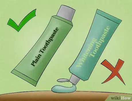 Immagine titolata Use Toothpaste to Clean Silver Jewelry Step 1  