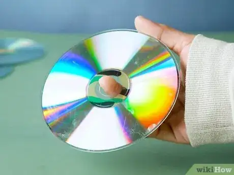 Immagine titolata Fix a Scratched DVD Step 1