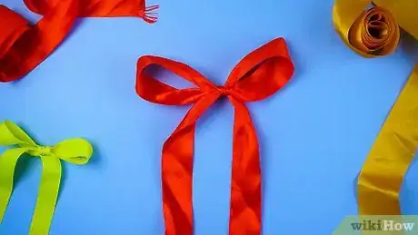 Immagine titolata Make a Bow Out of a Ribbon Step 5