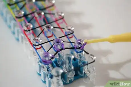 Immagine titolata Make a Rainbow Loom Bracelet Step 28Bullet1