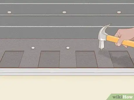 Immagine titolata Reroof Your House Step 17