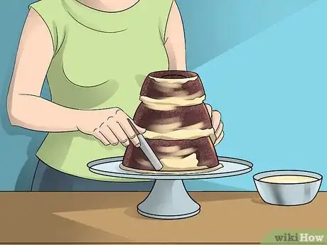 Immagine titolata Make a Volcano Cake Step 11