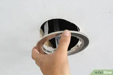 Immagine titolata Install Recessed Lighting Step 7