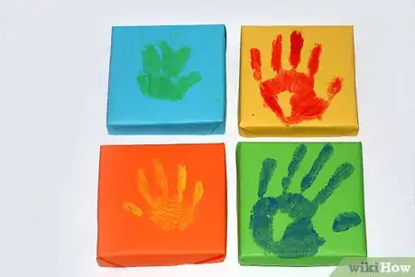 Immagine titolata Make Handprint Art Step 6