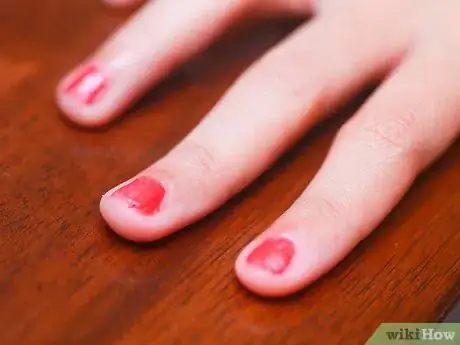 Immagine titolata Make Matte Nail Polish Step 20