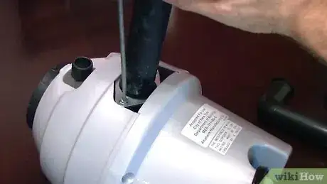 Immagine titolata Remove a Garbage Disposal Step 21