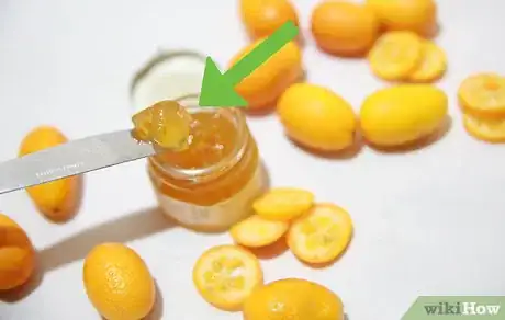 Immagine titolata Eat a Kumquat Step 8