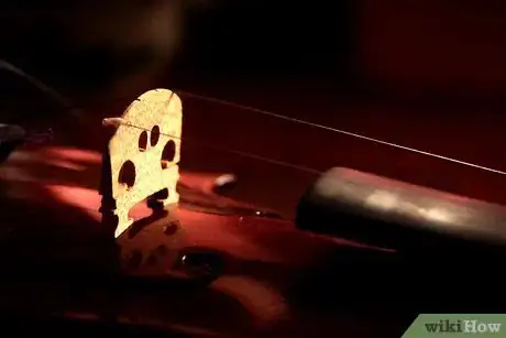 Immagine titolata Place a Bridge on a Violin Step 2