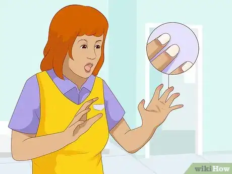 Immagine titolata Stop Itchy Cuticles Step 9